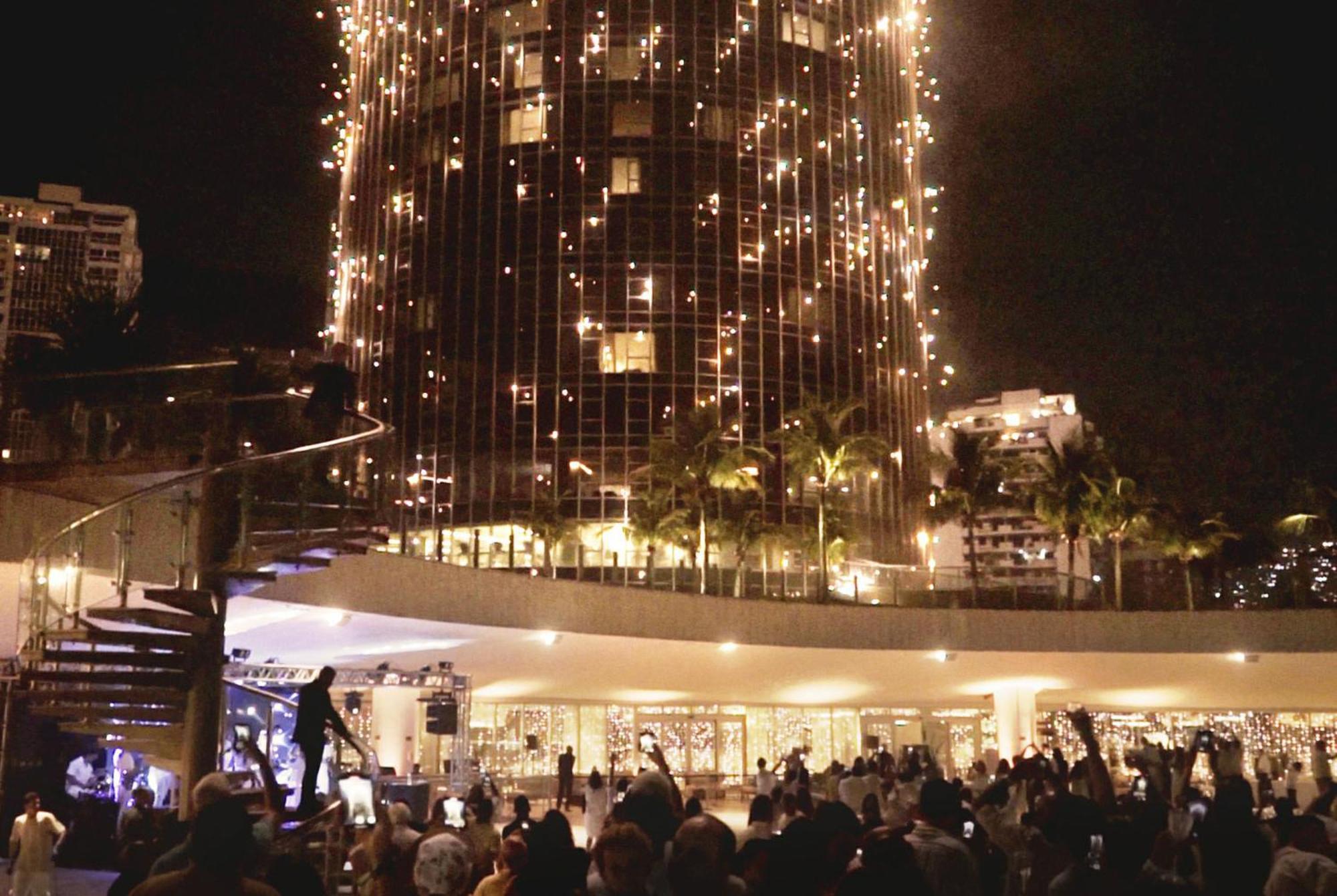 Hotel Nacional Rio De Janeiro - Oficial Zewnętrze zdjęcie The 2007 lighting of the Christmas tree at the Hilton San Diego